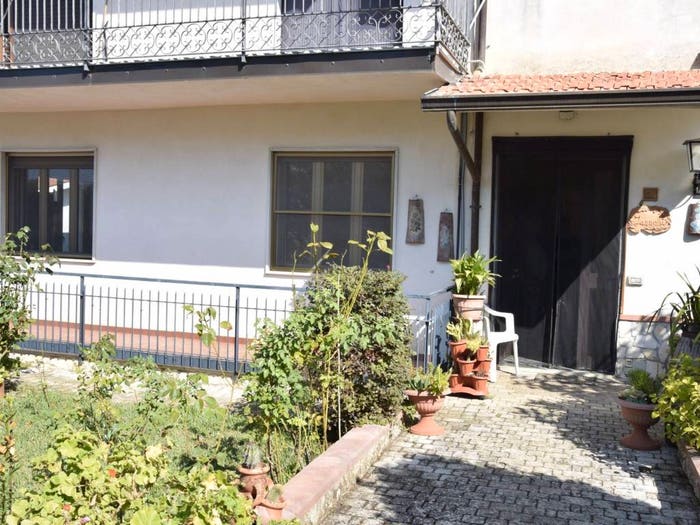 Appartamento trilocale in vendita in Via Cese, Casali, Castelnuovo Parano