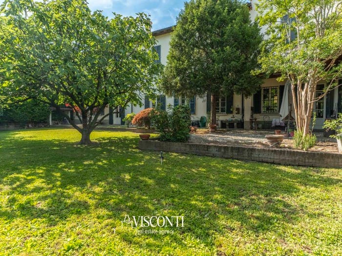 Casa con 6 locali in vendita in Piazza Giuseppe Garibaldi, Centro, Albairate