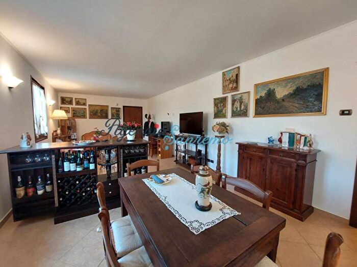 Casa trilocale in vendita in Zona Collinare, Bordighera