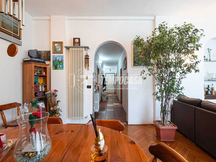 Appartamento quadrilocale in vendita in Via Ronchetto, Centro, Inverigo