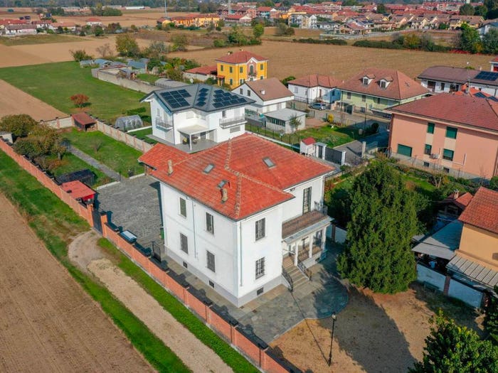 Casa con 6 locali in vendita in Via Ferdinando Salotto, Centro, Carignano