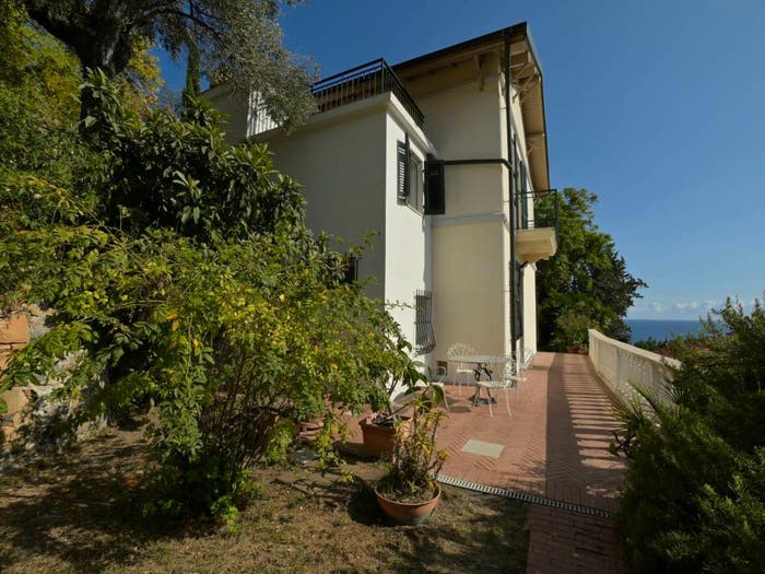 Casa con 6 locali in vendita in Via Rangè, Collina Centrale Parco Fuor del Vento, Alassio