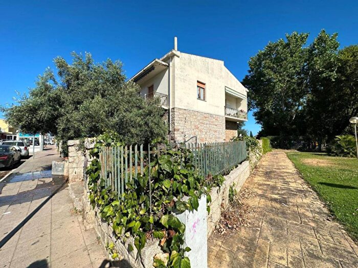 Casa con 6 locali in vendita in corso Europa, Codaruina, Valledoria