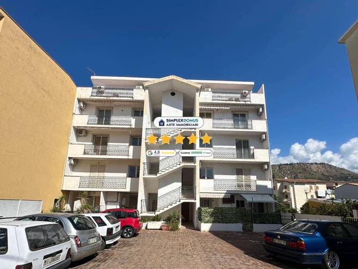 Appartamento con 6 locali in vendita in Via Lava Gaenza, Centro, Amantea