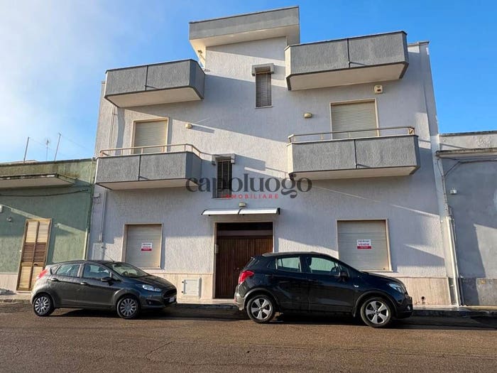 Casa con 5 locali in vendita in Via A Manzoni, Arnesano