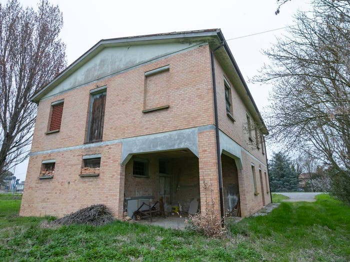Casa con 6 locali in vendita in Via Cavallazzi, Bubano, Mordano