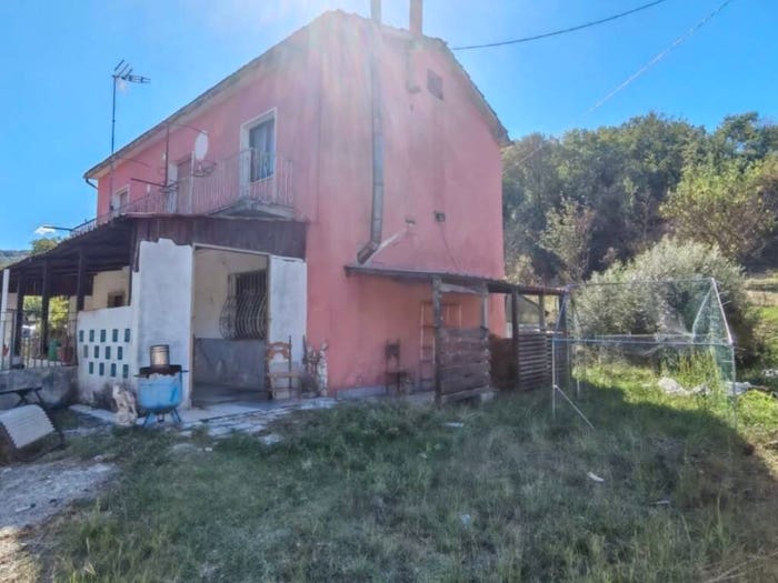Casa quadrilocale in vendita in Contrada Alvino, Apice