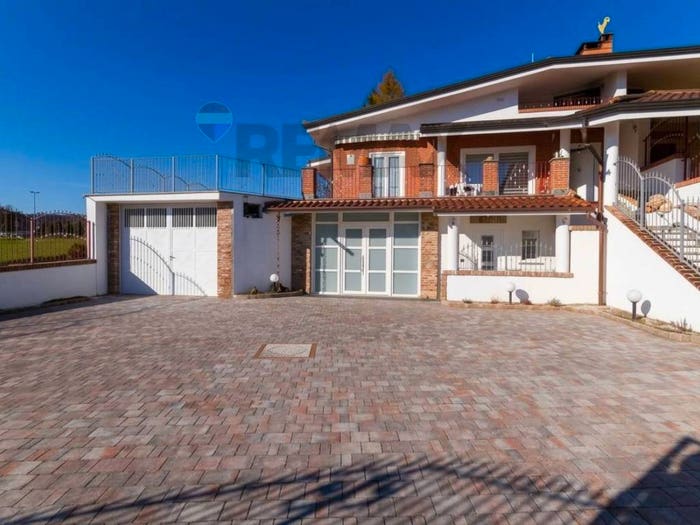 Casa con 6 locali in vendita in Via felice casorati, Pavarolo