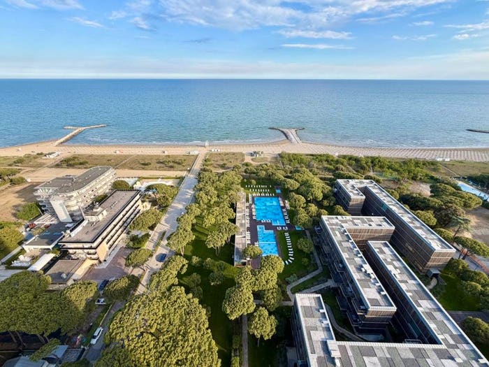 Appartamento quadrilocale in vendita in Viale Oriente, Pineta, Jesolo