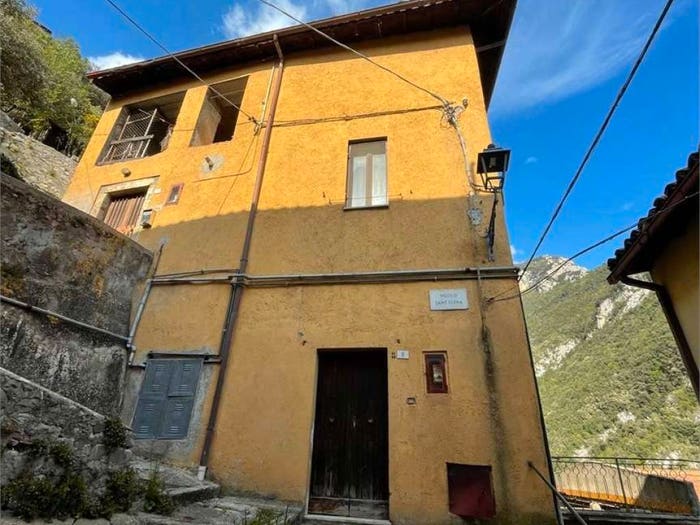 Appartamento quadrilocale in vendita in Centro, Ferentillo