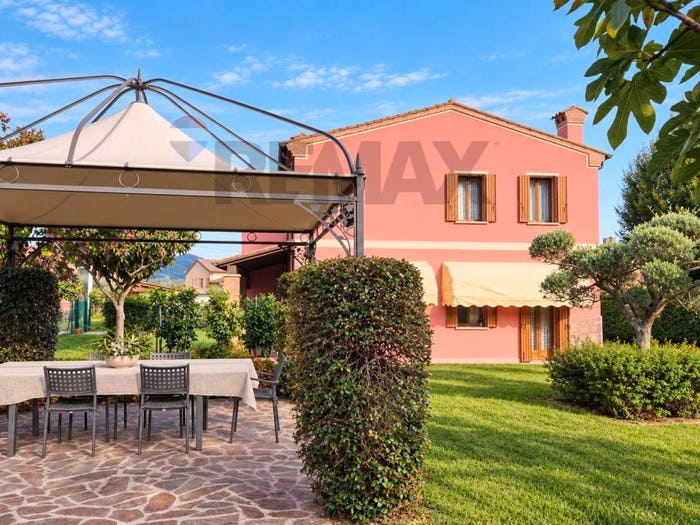Casa con 6 locali in vendita in Galzignano, Galzignano Terme