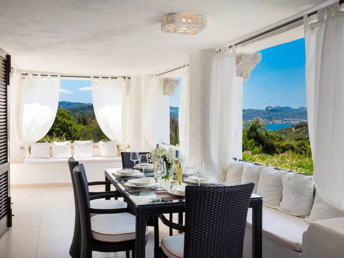 Casa con 6 locali in vendita in Baja Sardinia Località Pulicinu, Baja Sardinia, Arzachena