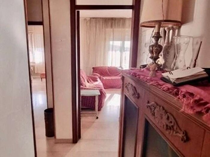 Appartamento con 5 locali in vendita in Via POSTUMO, Centro Mare, Pesaro