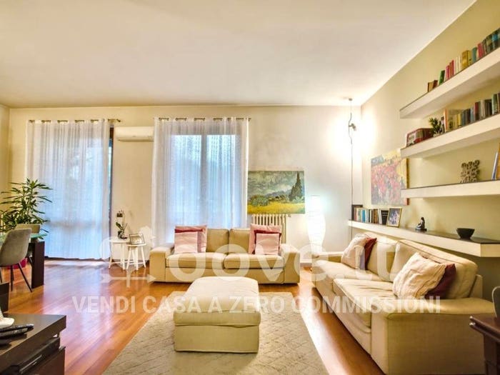 Appartamento con 6 locali in vendita in Via Angelo Ramazzotti, Parco, Monza