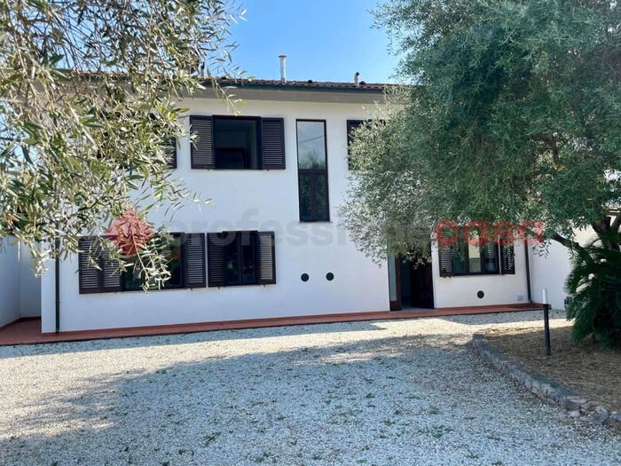 Casa con 6 locali in vendita in via del bozzo, Sant'Angelo, Lucca