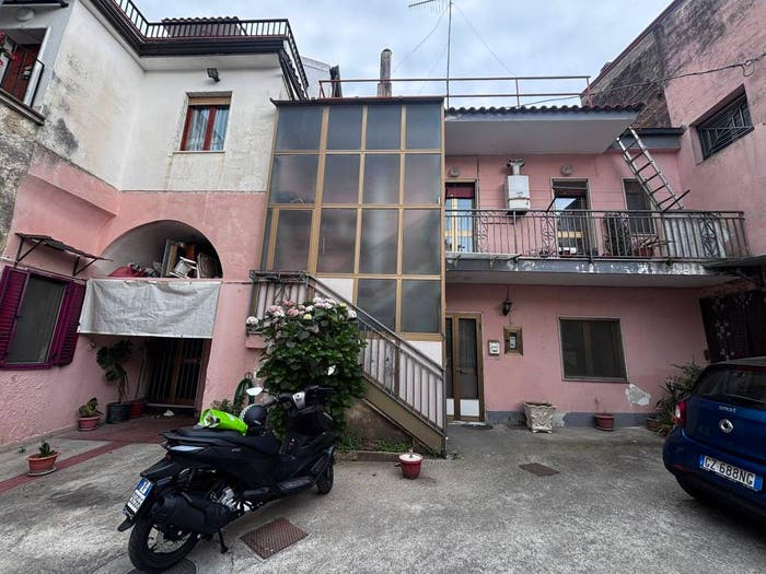 Appartamento quadrilocale in vendita in Via Quercione, San Leucio Briano, Caserta