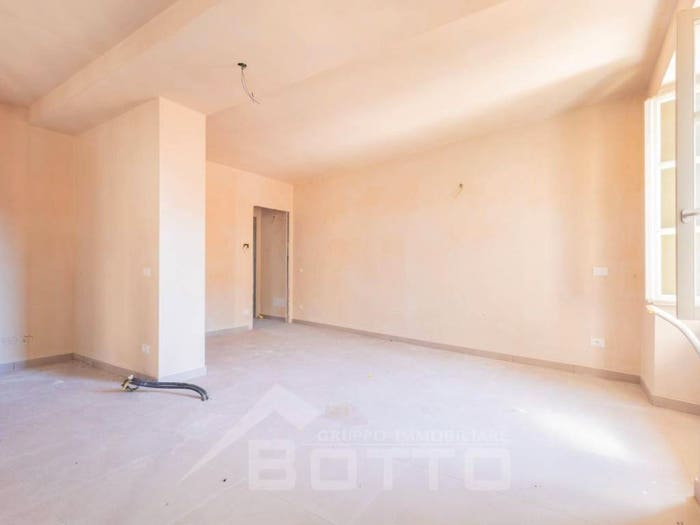 Appartamento con 5 locali in vendita in Via Zaccheo Paolo, Centro, Cannobio