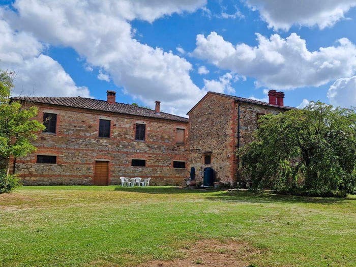 Casa con 5 locali in vendita in Via di Lucignano, Lucignano