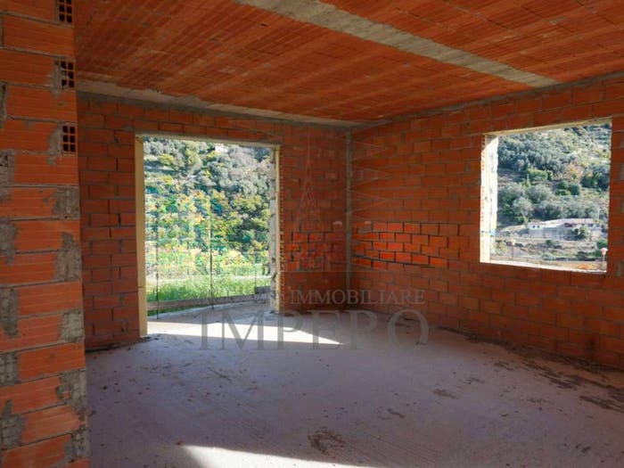 Casa quadrilocale in vendita in via silvio peglio, Centro, Bordighera