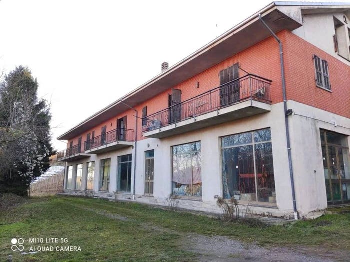 Casa con 6 locali in vendita in Via Roma, Cassinasco