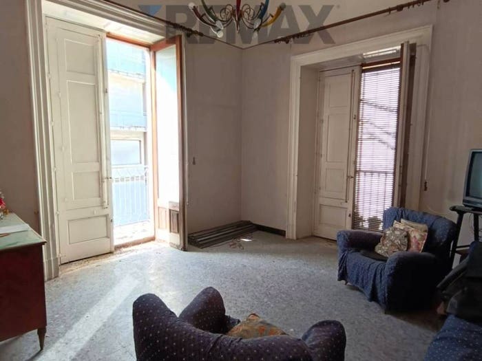 Appartamento con 6 locali in vendita in Via Santa Teresa, Paternò