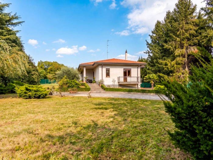 Casa con 5 locali in vendita in Via Madonna delle Vigne, Centro, Tradate