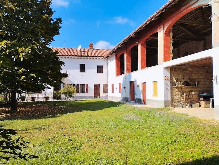 Casa con 6 locali in vendita in Via Settembre, Odalengo Grande