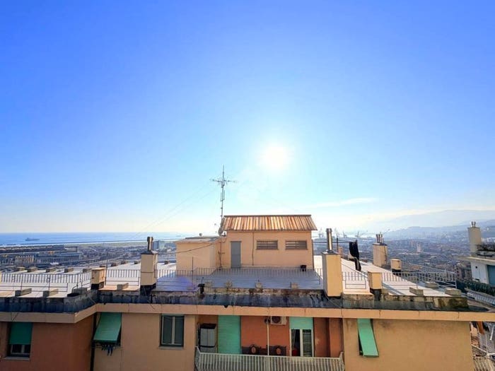Appartamento trilocale in vendita in Via L Calda, Sestri Ponente, Genova
