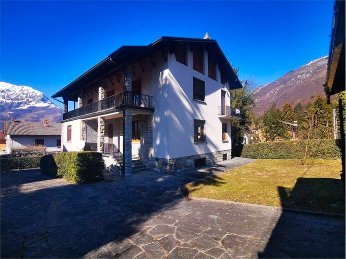 Casa con 5 locali in vendita in via Ingegner Giorgio Combi, Centro, Cremeno
