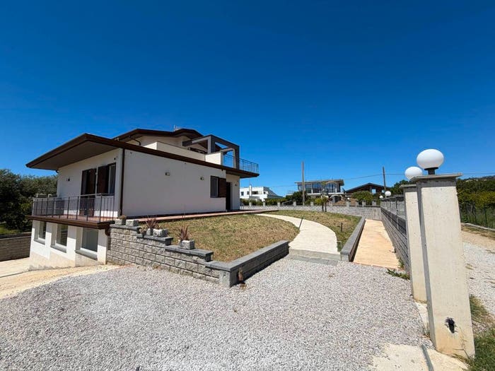 Casa quadrilocale in vendita in Via Trassari, Centro, Capo d'Orlando