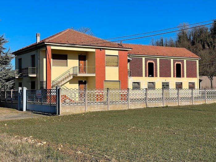 Casa con 6 locali in vendita in Frazione San Vito, San Vito, Calamandrana