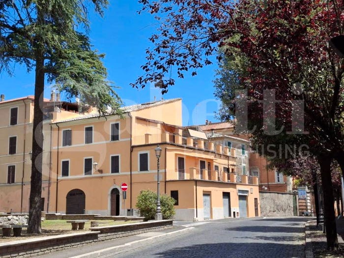 Appartamento con 6 locali in vendita in Via Mazzocchi, Centro, Civita Castellana