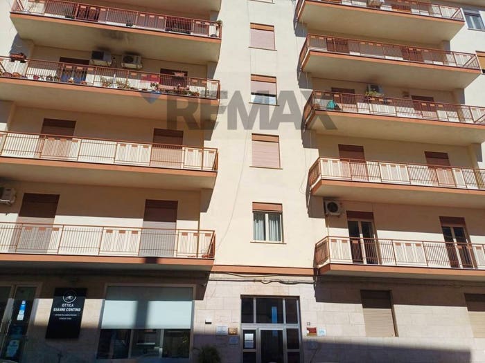 Appartamento con 6 locali in vendita in via IV Novembre, Favara