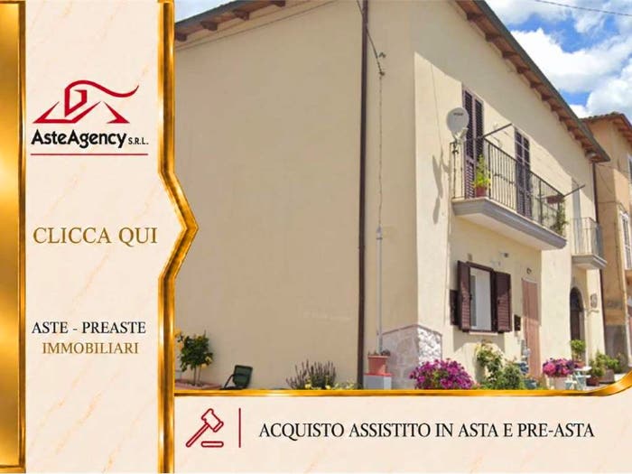 Casa trilocale in vendita in Piazza del Palazzo, San Martino, Barisciano