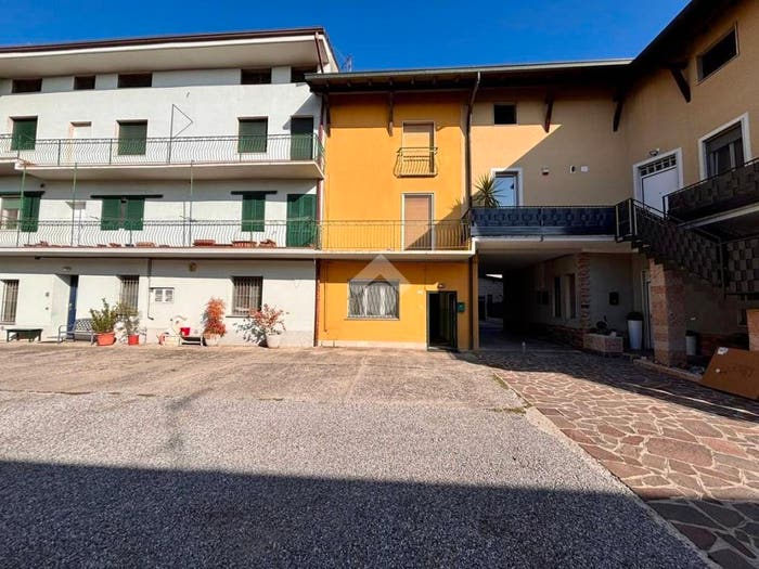 Appartamento quadrilocale in vendita in Via Giuseppe Verdi, Brignano Gera d'Adda