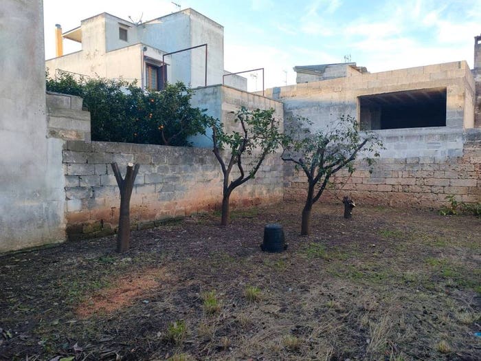 Appartamento quadrilocale in vendita in Via Alessandro Manzoni, Aradeo