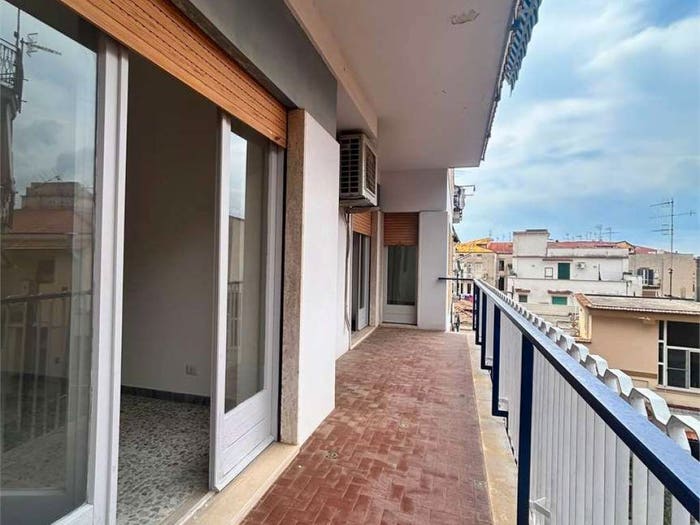 Appartamento con 6 locali in vendita in via virgilio, Centro, Formia