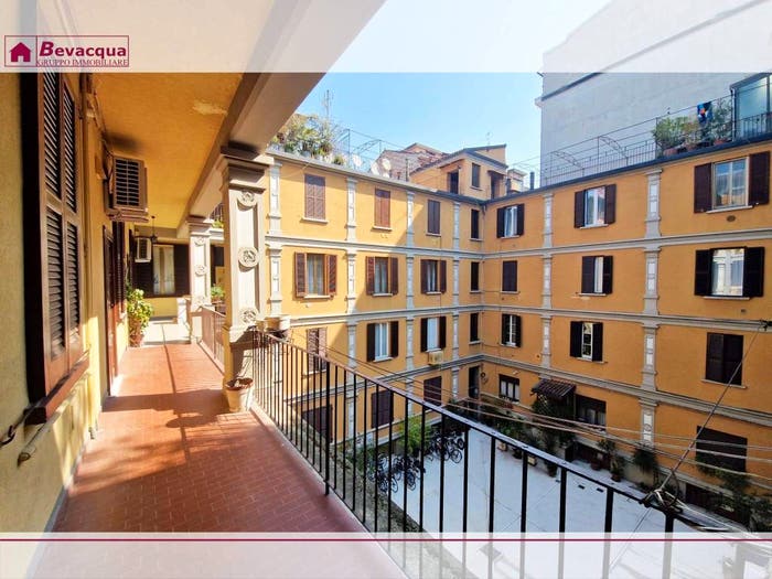 Appartamento trilocale in vendita in Via Jacopo Dal Verme, Isola, Milano