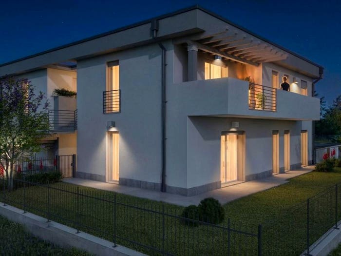 Appartamento quadrilocale in vendita in Piazza Carlo Alberto Dalla Chiesa, Centro, Peschiera del Garda