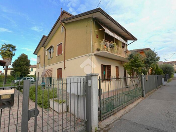 Casa con 6 locali in vendita in Via Euterpe, Zelarino, Venezia