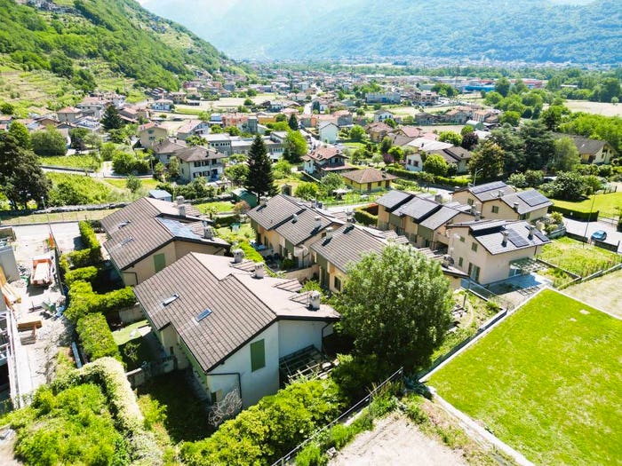Casa quadrilocale in vendita in Via del Santo, Centro, Traona