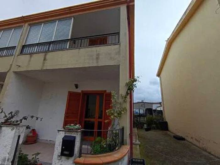 Appartamento trilocale in vendita in Vico Ii Vittorio Veneto, Centro, Posada