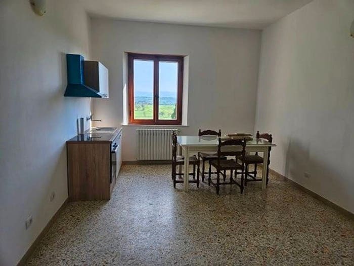 Casa con 6 locali in vendita in Lucignano
