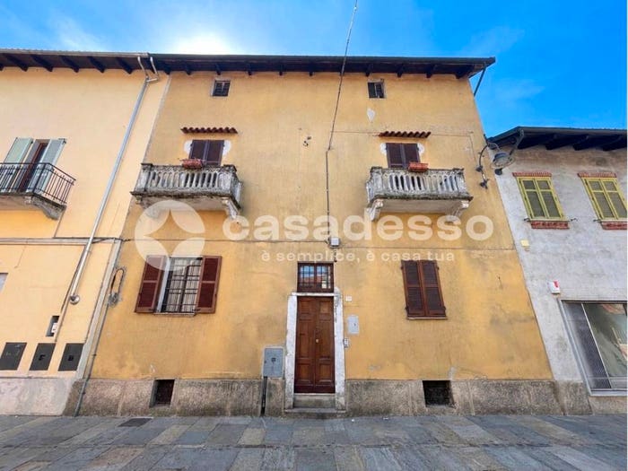 Casa con 6 locali in vendita in Via Camillo Benso di Cavour, Centro, Livorno Ferraris