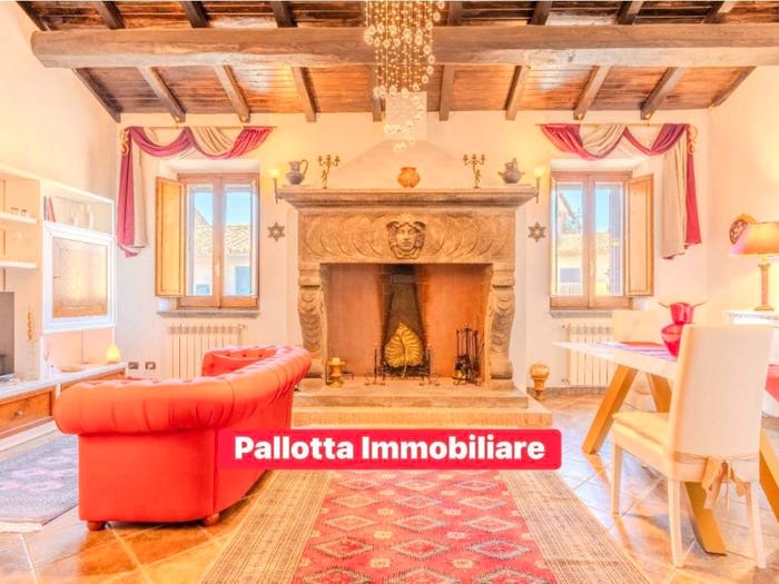 Casa quadrilocale in vendita in Largo del Pero, Capodimonte