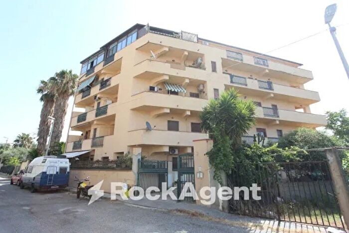 Appartamento bilocale in vendita in Via Pozzicello, Reggio Calabria