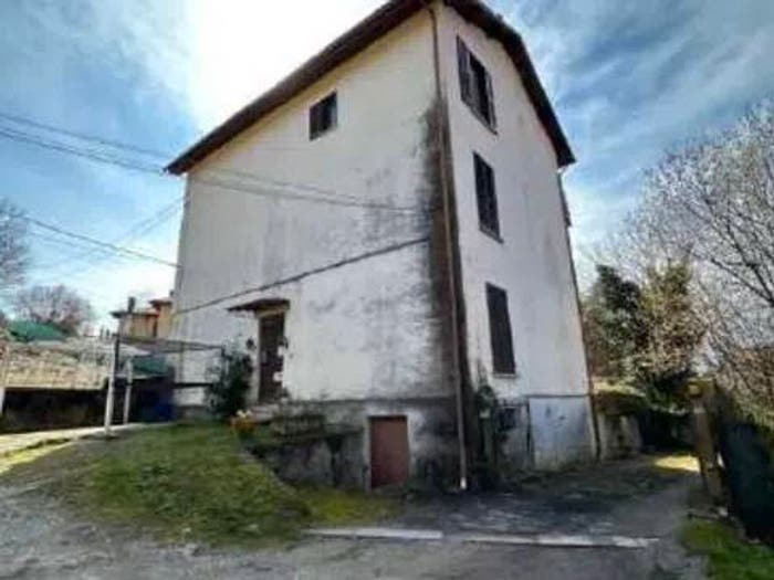 Appartamento trilocale in vendita in Via Dumenza, Poppino, Luino