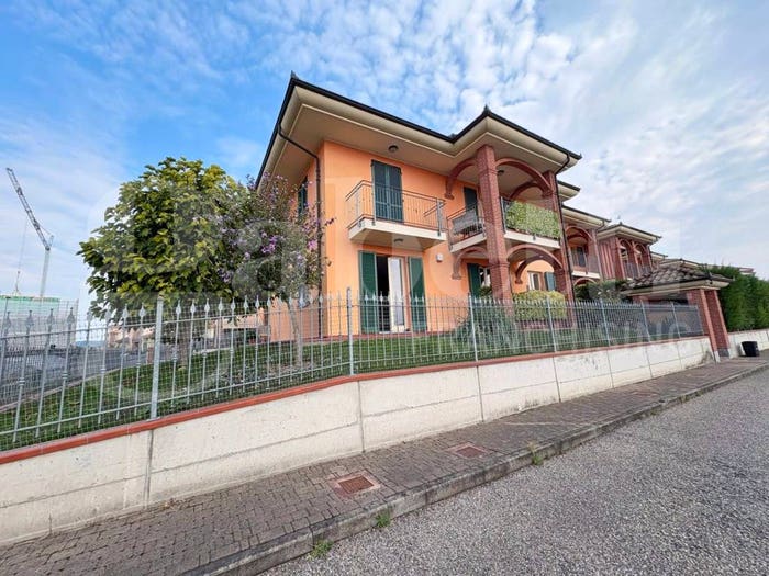 Appartamento quadrilocale in vendita in Corso Luigi Einaudi, Centro, Cherasco