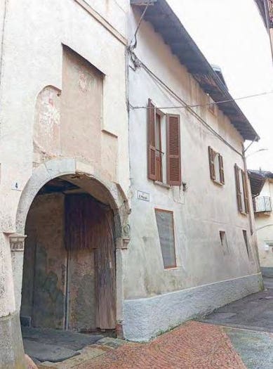 Appartamento quadrilocale in vendita in Piazza Giuseppe Grandi f, Ganna, Valganna