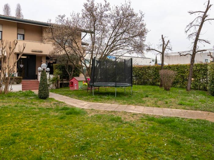 Casa con 6 locali in vendita in Via Nino Bixio, Centro, Montegrotto Terme